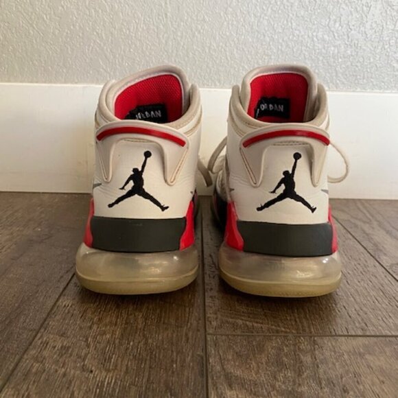 AIR JORDAN Mars 270 White Fire Red Basketball Shoes Sneakers Youth 5 - Picture 7 of 15